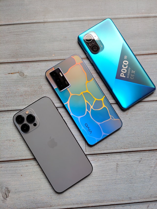 comparison between android and iphone