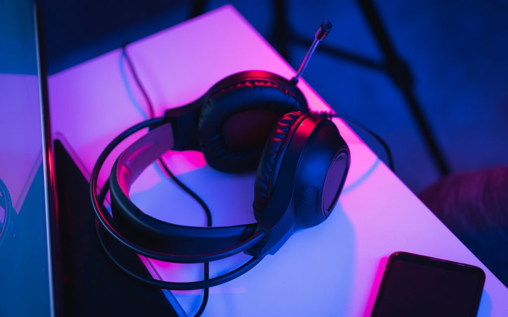 Wireless Gaming Headset for Gamers available in the Philippines 2022