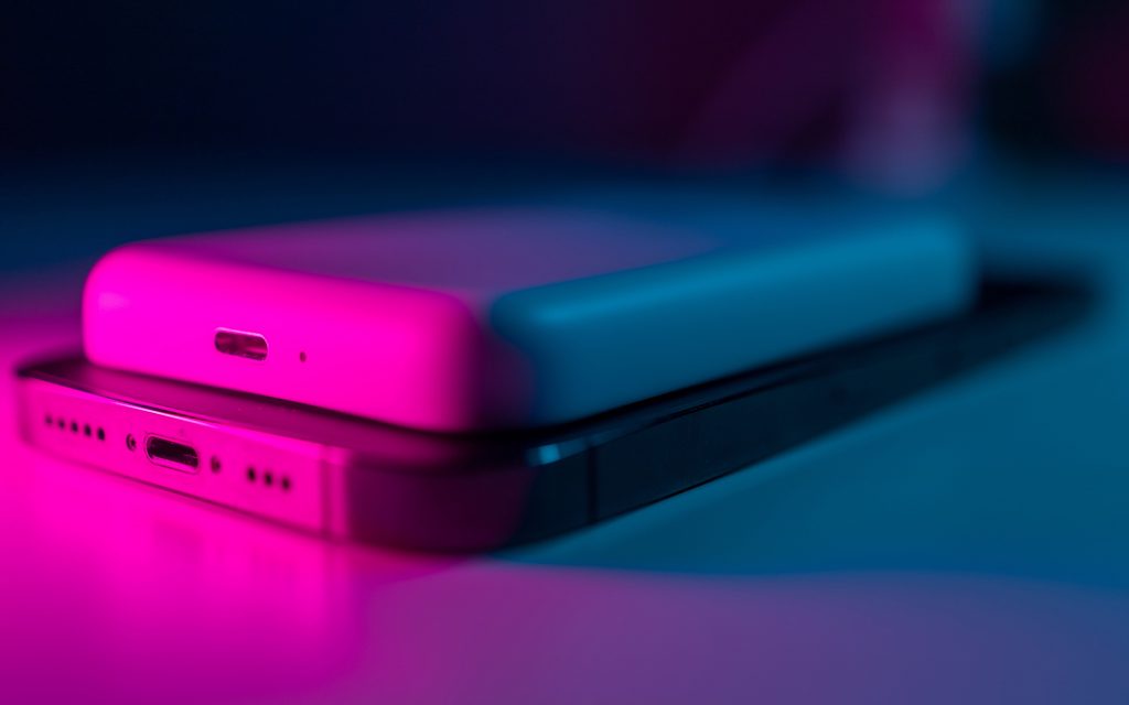 Find the most affordable power banks from brands such Anker, Xiaomi, Bavin, Veger, TP-Link and Mophie available for purchase at gadgets shops in tech hub SM Cyberzone Philippines